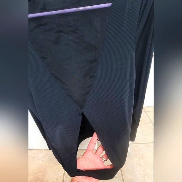 Zyia Black dry fit material long sleeve top XS - Picture 3 of 6